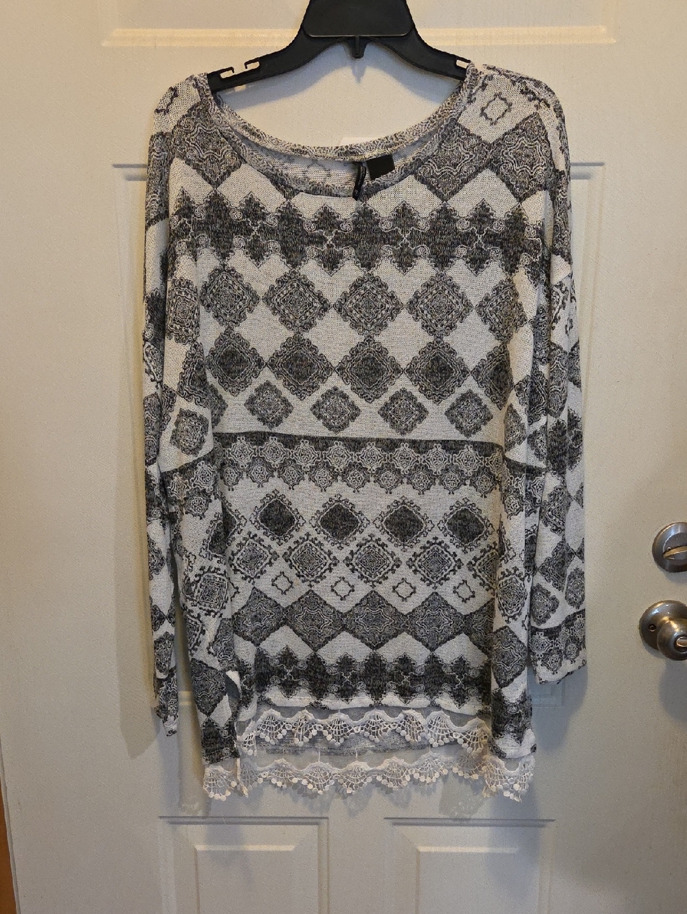 New directions Black & White Patterned Knit Tunic